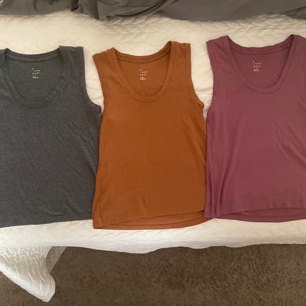 Bundle of women’s tank tops